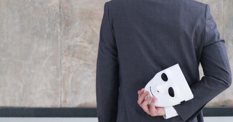 10 tips to avoid job scams as an aspiring expat