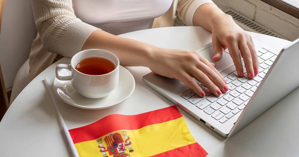 How to get a job in Spain from India: (3 easy steps) blog image